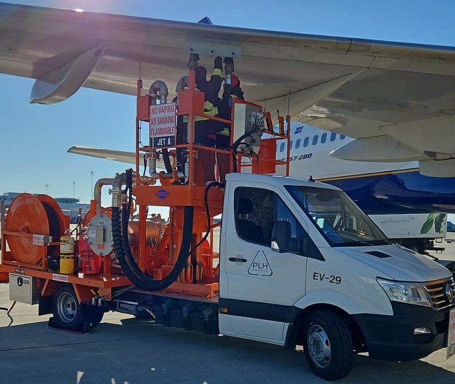 The EV Star Hydrant Truck is configured to pump fuel from either in-ground fuel plumbing
or underground tanks and has an integrated lift for the fuel line and fueling technician
to reach the plane’s wing re-fueling inlet. (PRNewsfoto/GreenPower Motor Company)
